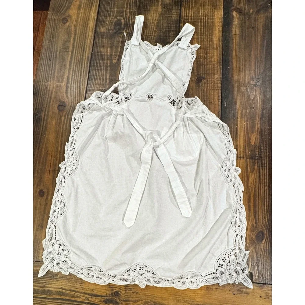 Vintage Apron White Lace Trim Adjustable Straps Full Bib Cottagecore Eyelet
